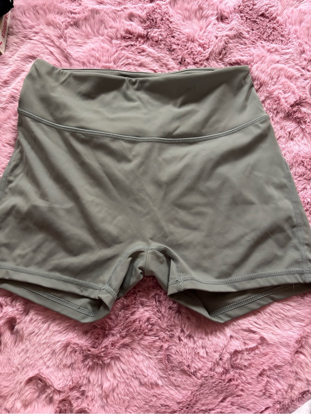 Scrunch gym shorts - Picture 2 of 3